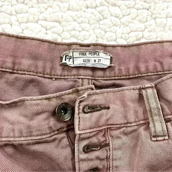 Free People Mauve Runaway Slouch Distress Raw Hem ButtonFly Denim Shorts Size 27 - Picture 9 of 14